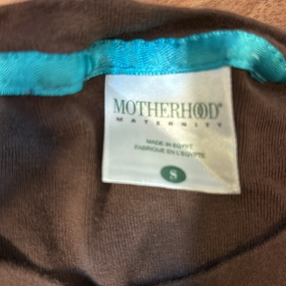 Motherhood maternity brown tee shirt. Size small - Picture 2 of 4